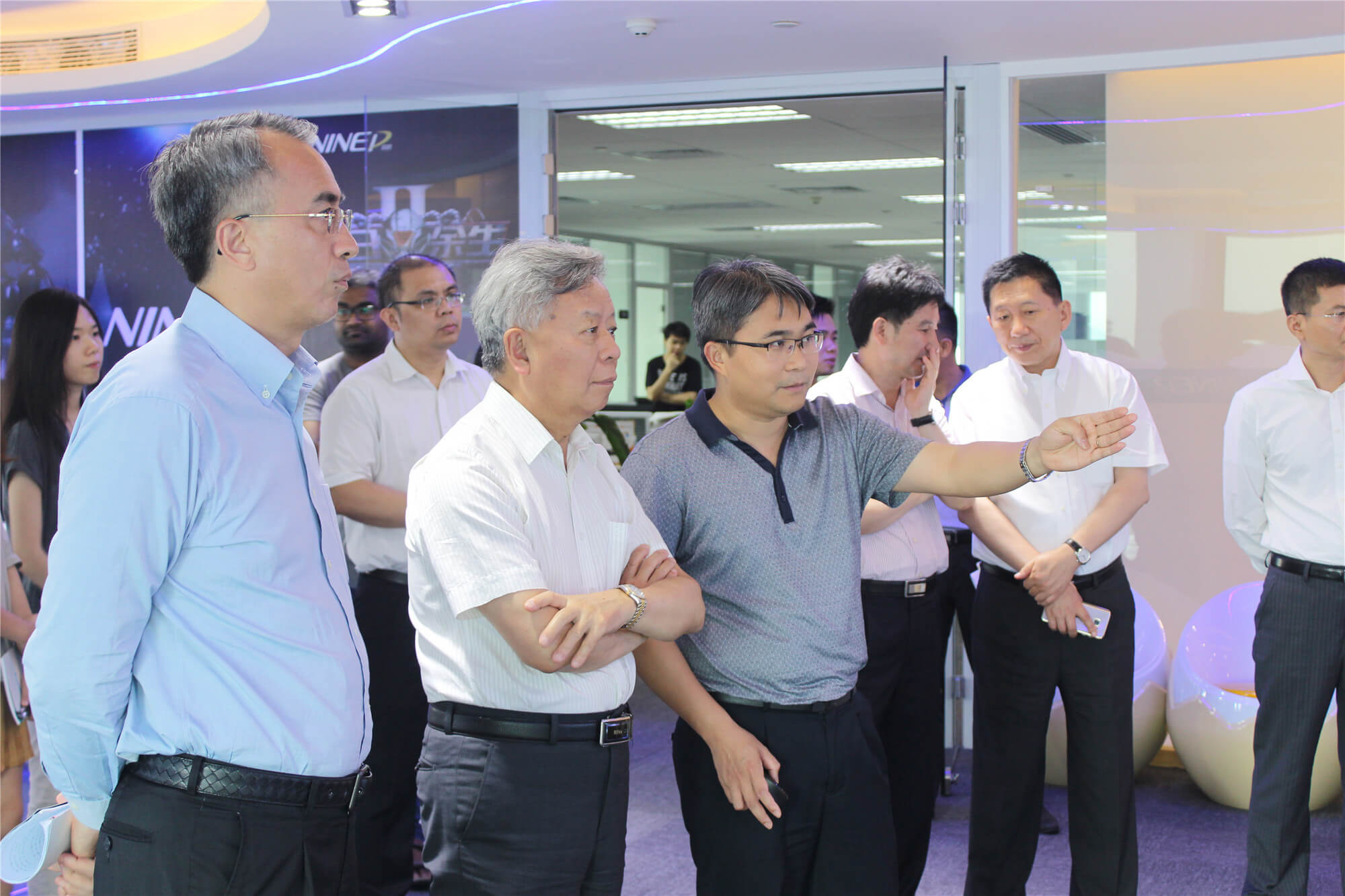 8月22日下午,亚洲基础设施投资银行行长金立群,在广州市