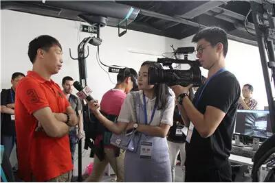 中俄媒体代表团联合采访 泷泽VR虚拟现实设备向世界展示“科创力量”